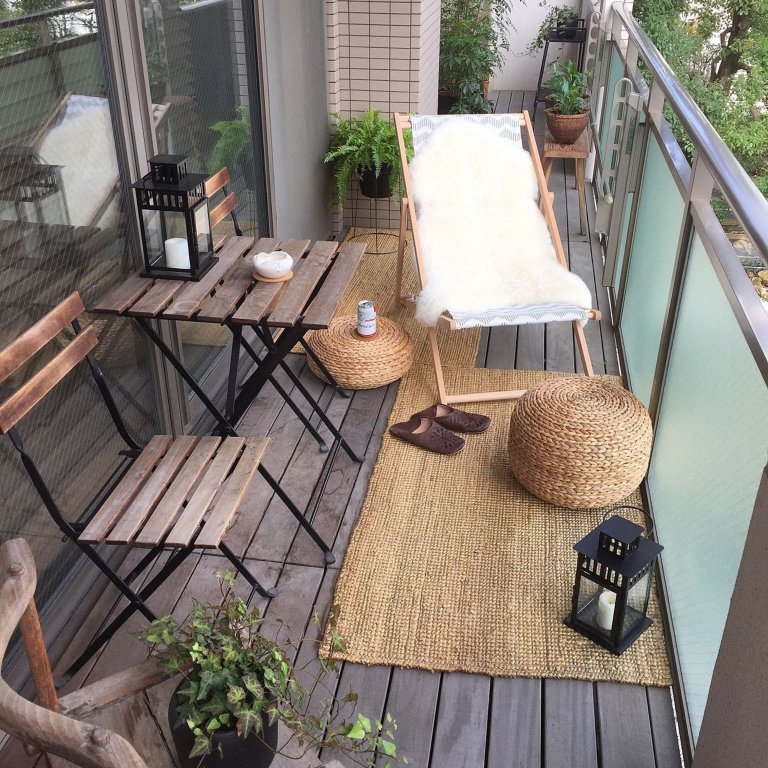 Jak vyzdobit balkon ve městě?