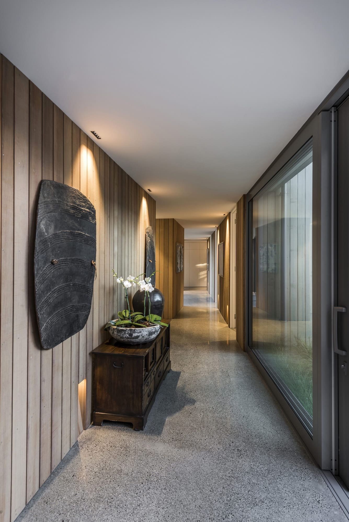 Po rekonstrukci vznikla moderní stodola obložená cedrem