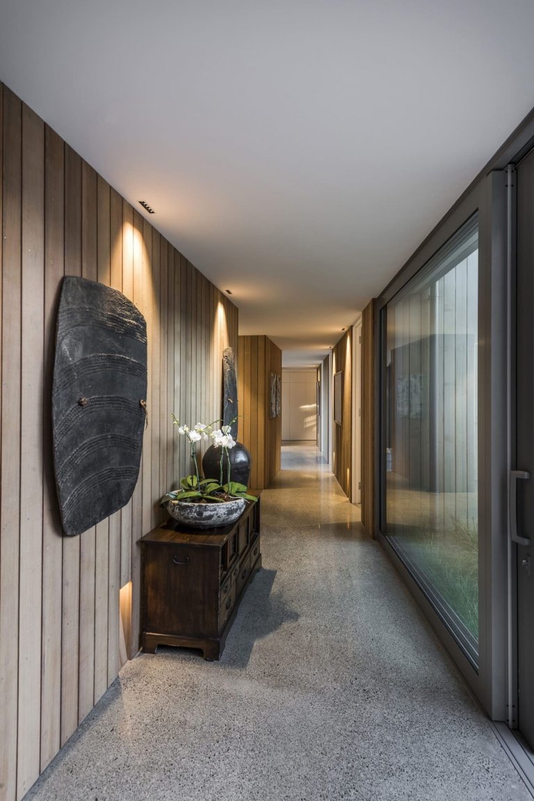 Po rekonstrukci vznikla moderní stodola obložená cedrem