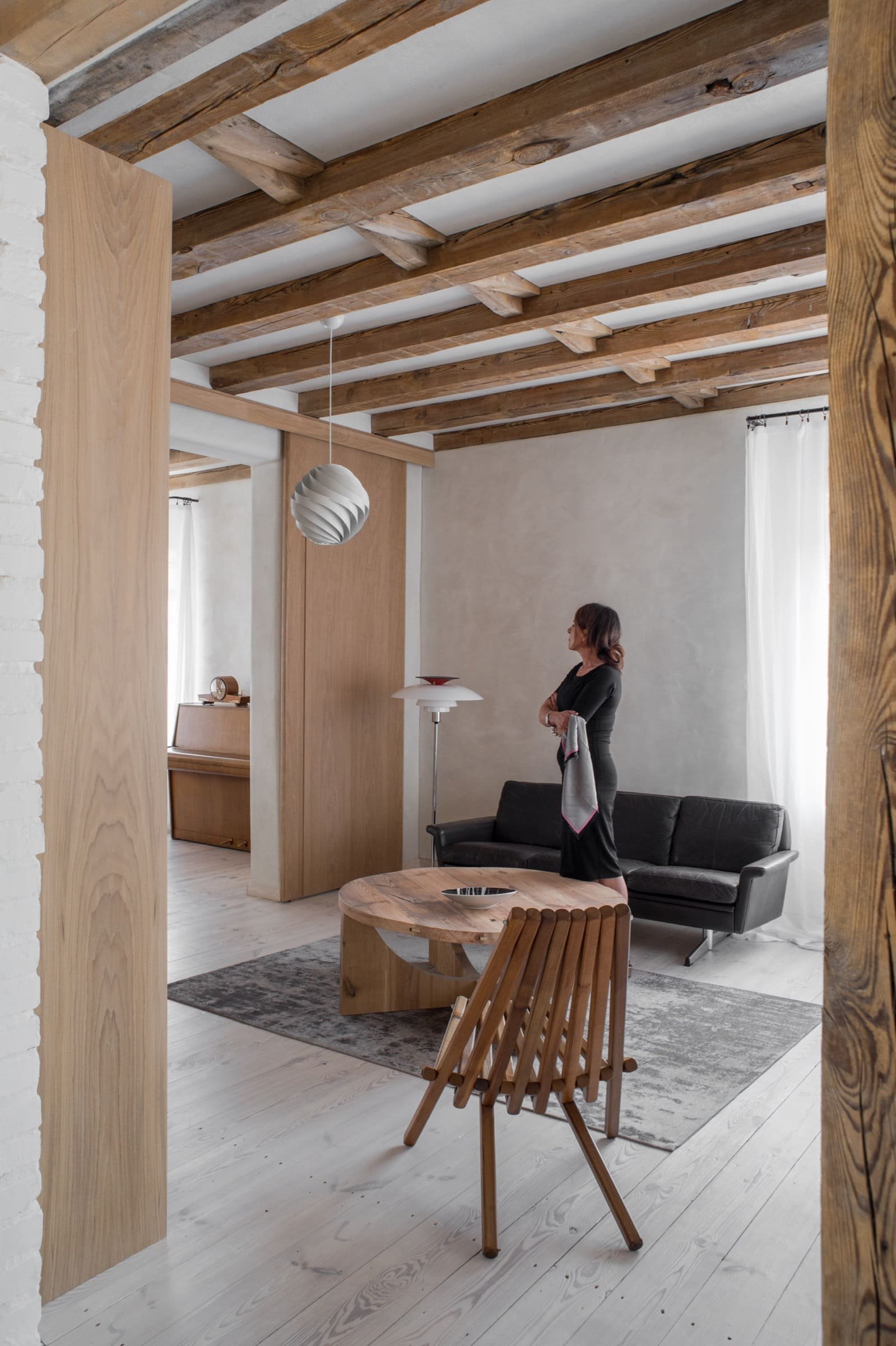 Proměna domu z roku 1923 na vzdušný domov s prvky wabi-sabi