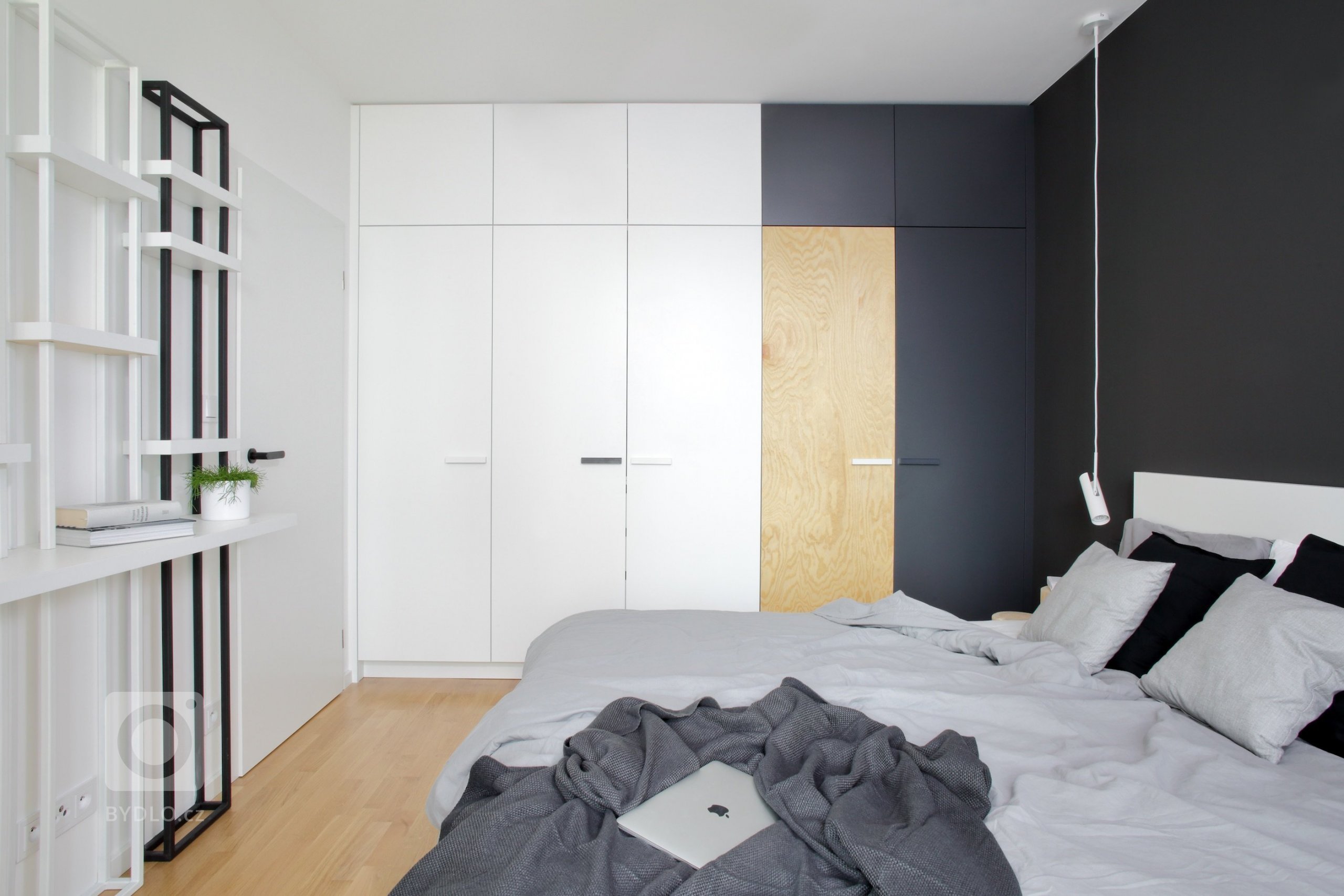 Byt v&nbsp;Jankovcově ulici o velikosti 50m2, dispozičně řešený jako 2kk patří mladému modernímu muži, čemuž jsme celý interiér přizpůsobovali. Díky tomu jsme…