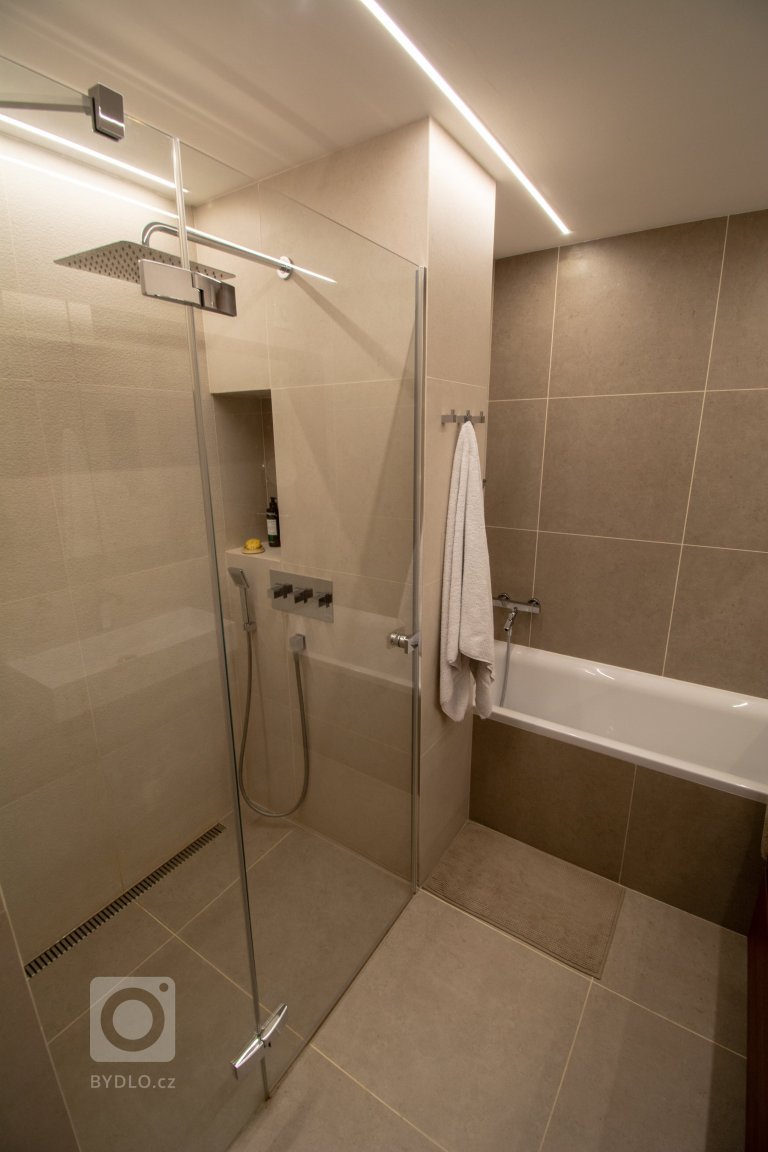 add picture to album