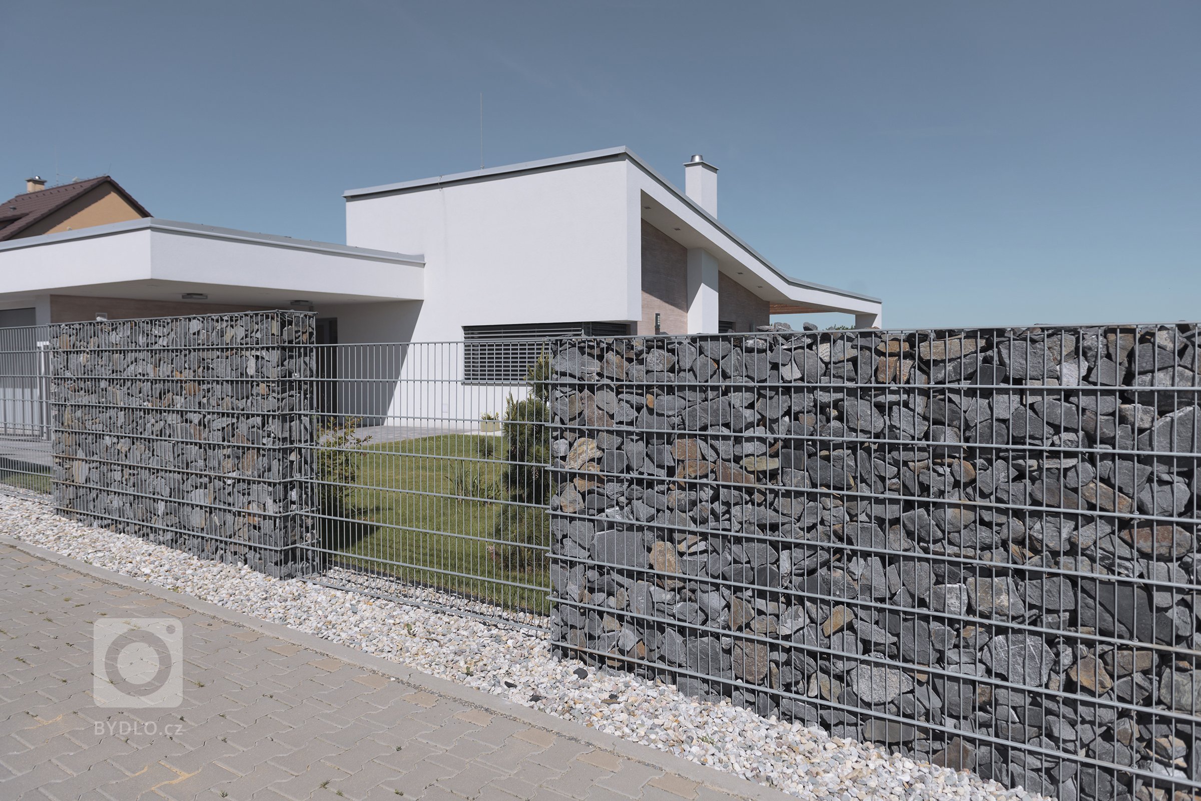 Netradiční dům -&nbsp;netradiční&nbsp;plot

Když zadáte dům&nbsp;architektům v Master Design, můžete čekat,&nbsp;že to bude pecka. Žádná tuctovka. A když…
