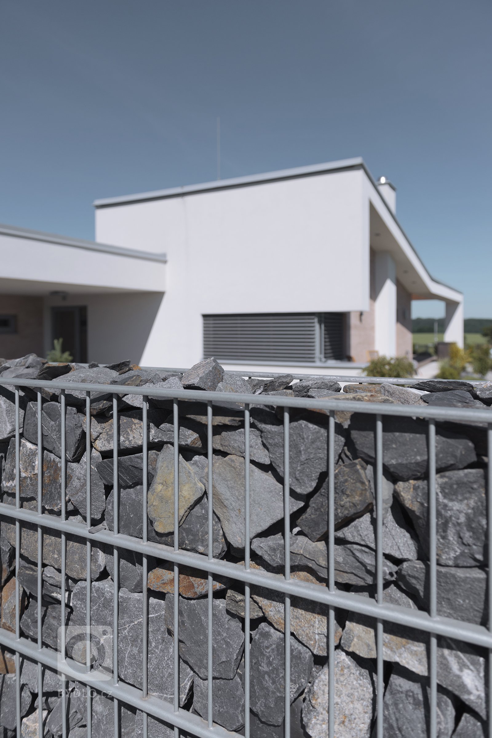 Netradiční dům -&nbsp;netradiční&nbsp;plot

Když zadáte dům&nbsp;architektům v Master Design, můžete čekat,&nbsp;že to bude pecka. Žádná tuctovka. A když…