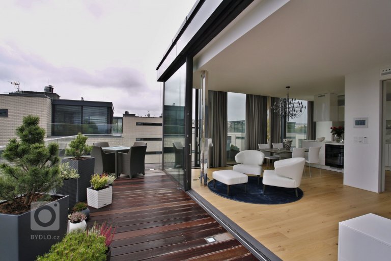 add picture to album