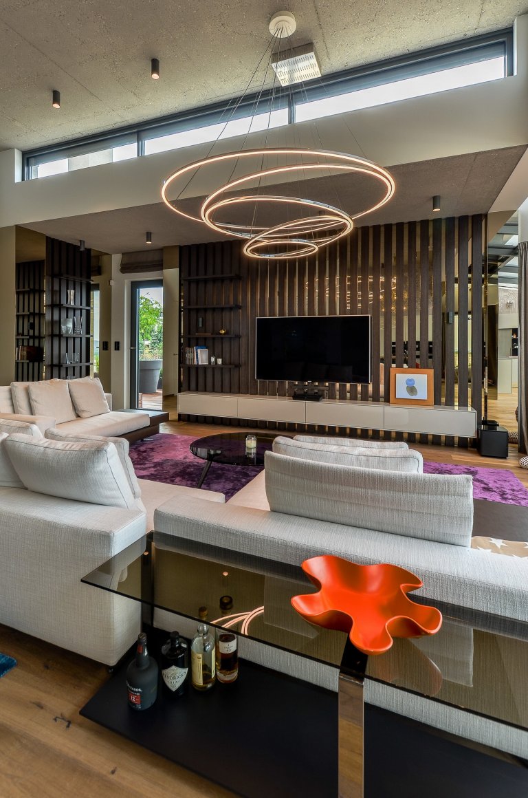 I na Slovensku se již začal výrazněji prosazovat fenomén budování luxusních penthousů. Do jednoho z nich vás nyní zveme. Jeho majitel si své nadstandardní…
