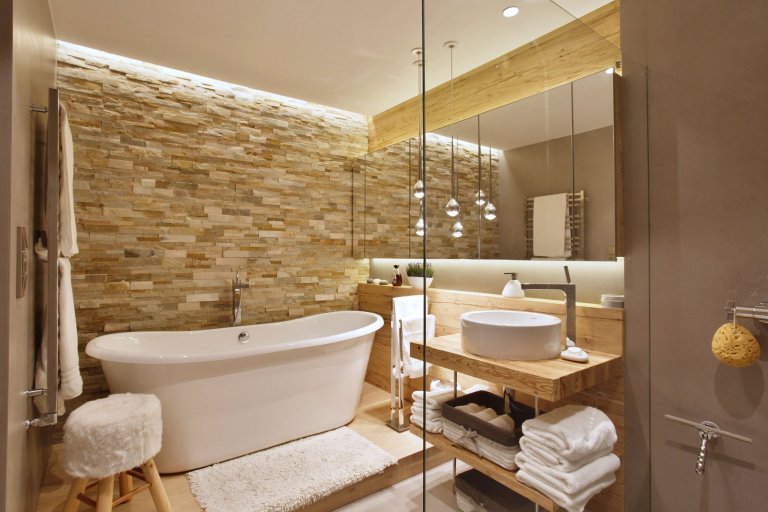Při plánování svého horského apartmánu v Krkonoších vsadili majitelé na výrazovou čistotu, jednoduchost a přírodní materiály.

V luxusním apartmá jednoduché…