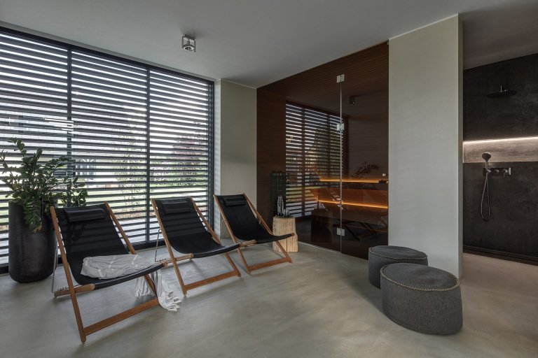 Kompletní návrh a realizace wellness domu včetně urbanistické studie, řešení stavby a dodávky interiéru. Dům byl navržen jako vedlejší stavba k hlavnímu domu s…