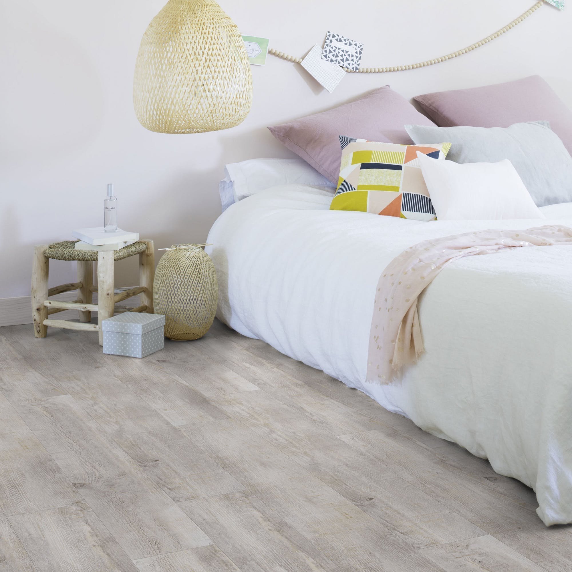 Trend současné doby? Lepené vinylové podlahy