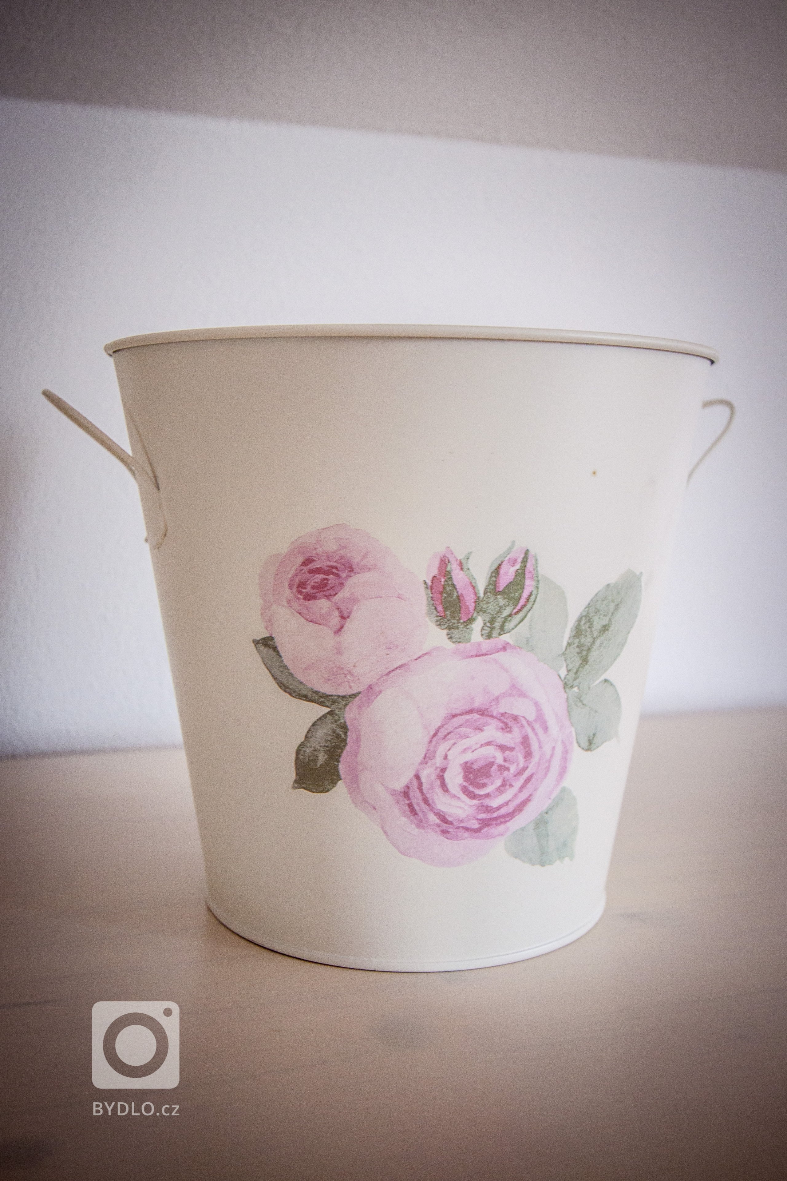 Venkvská chalupa v Českém ráji.&nbsp;Na této krásné chalupě jsem měla možnost spolupracovat od návrhu barevnosti nábytku až po výběr veškerých dekorací a…