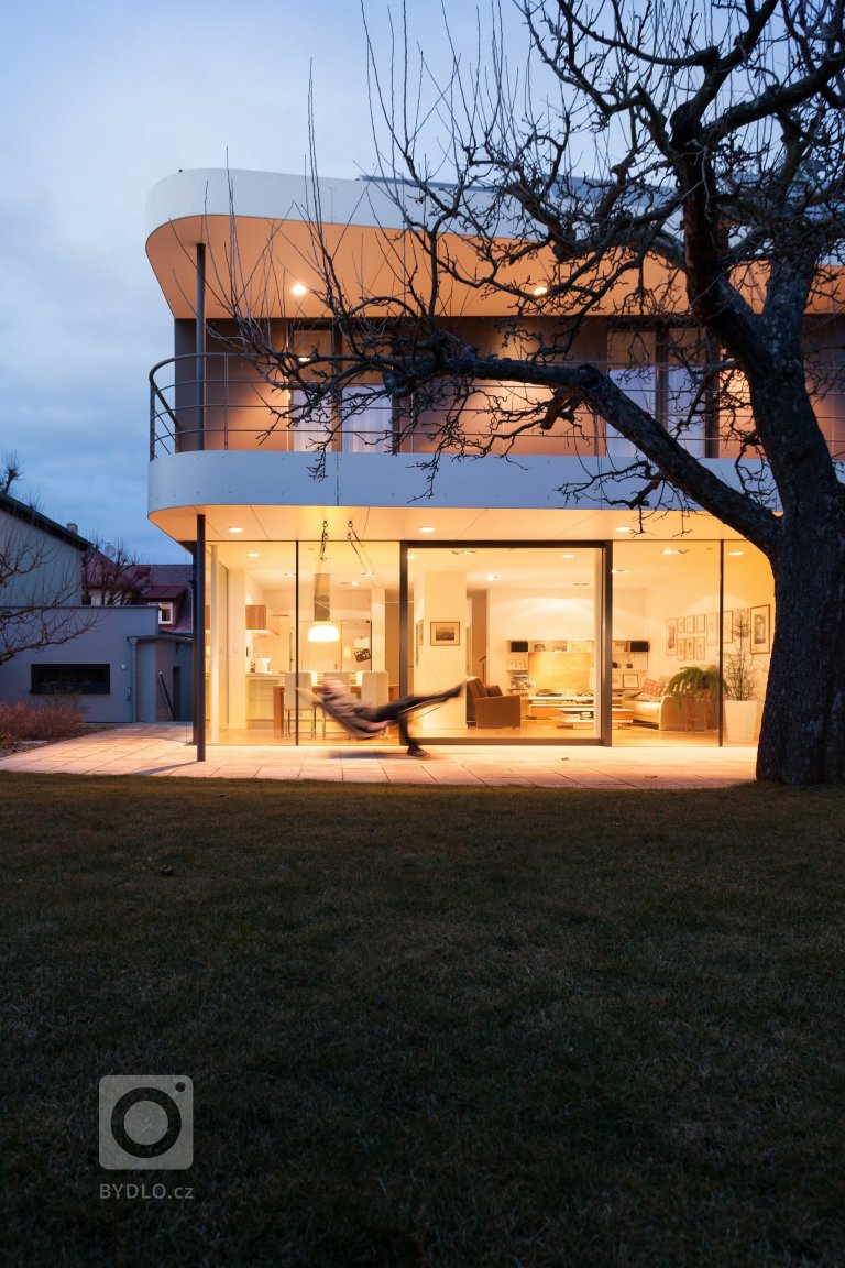 add picture to album