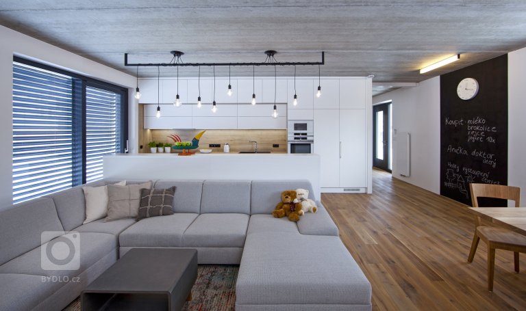 add picture to album