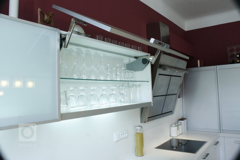 Kuchyně vysoký lesk