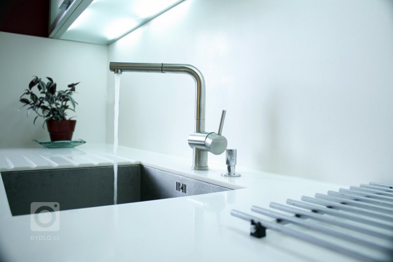 Kuchyně vysoký lesk