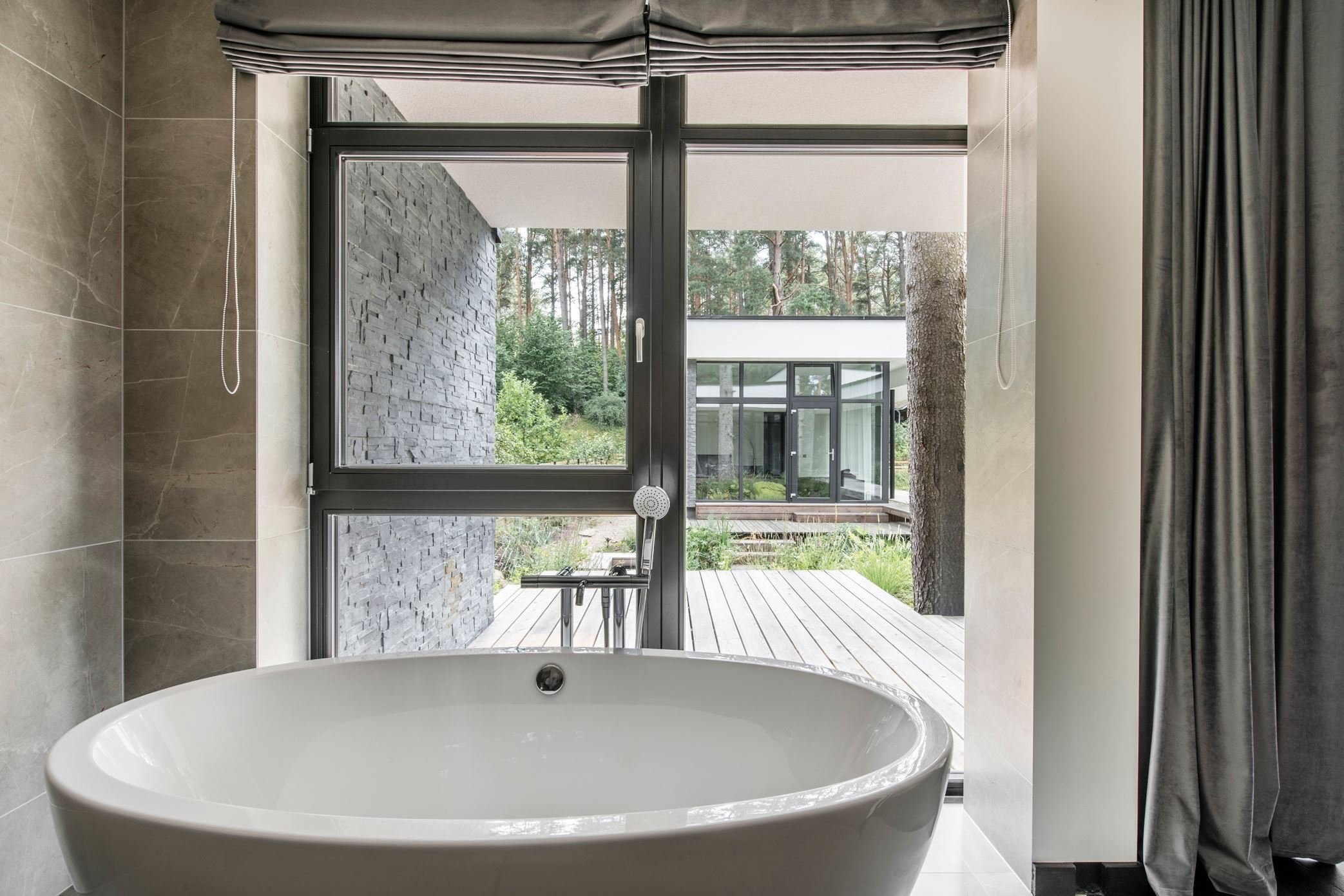 Dům s unikátním přemostěním „Bridge house“