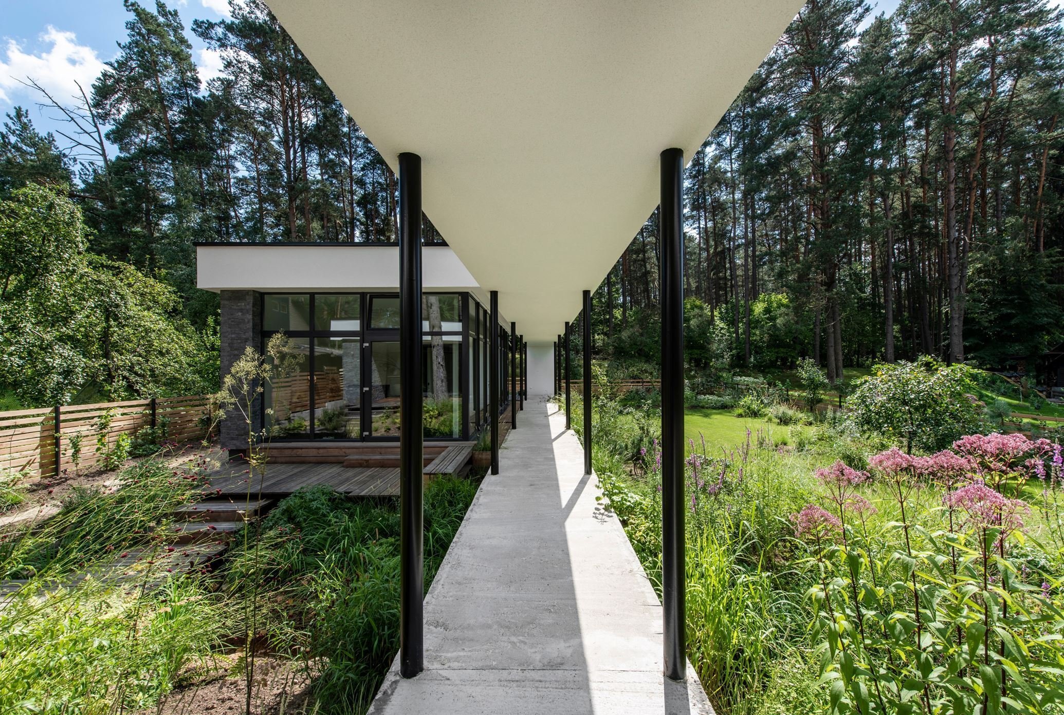 Dům s unikátním přemostěním „Bridge house“