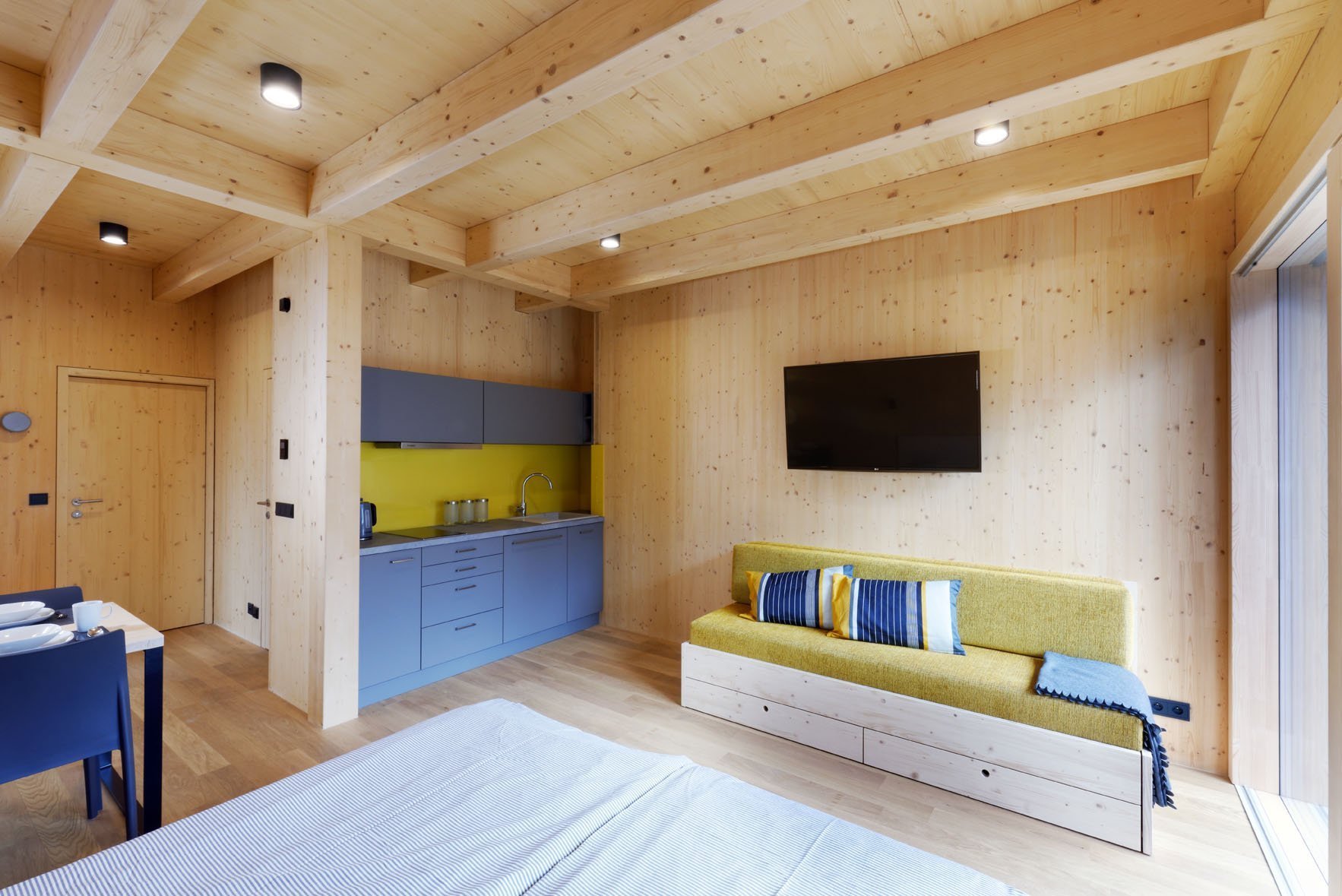 Chata ze smrkových CLT panelů