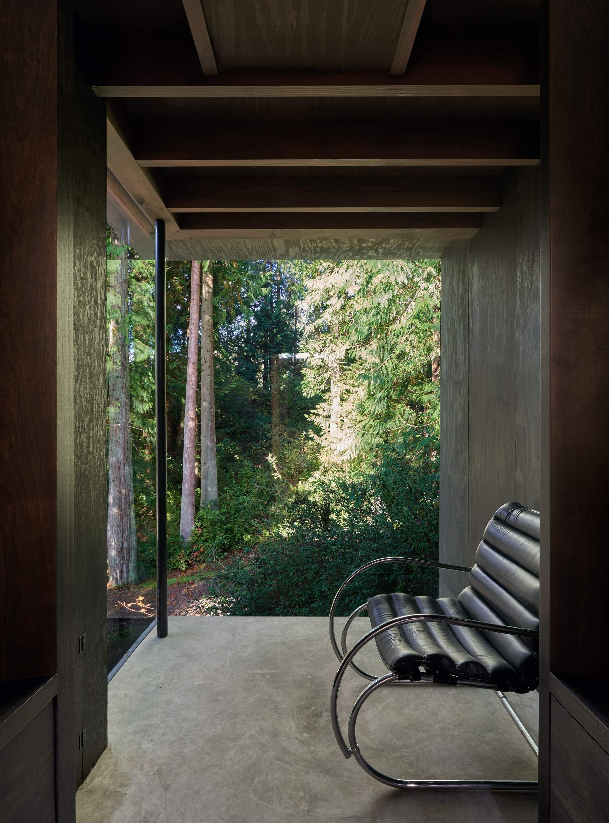 Domov uprostřed lesa budoval přes 60 let