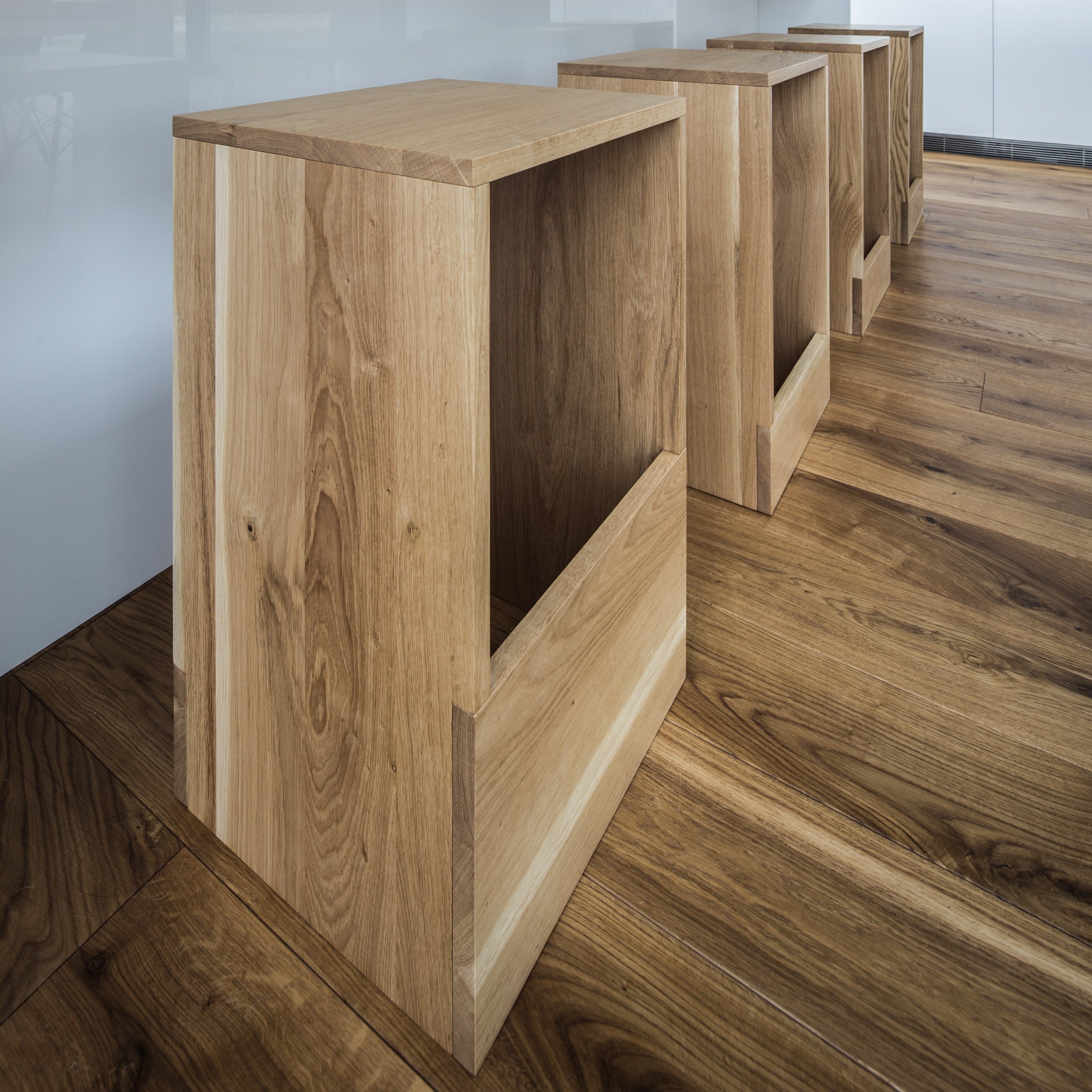 Dům s interiérem z betonu