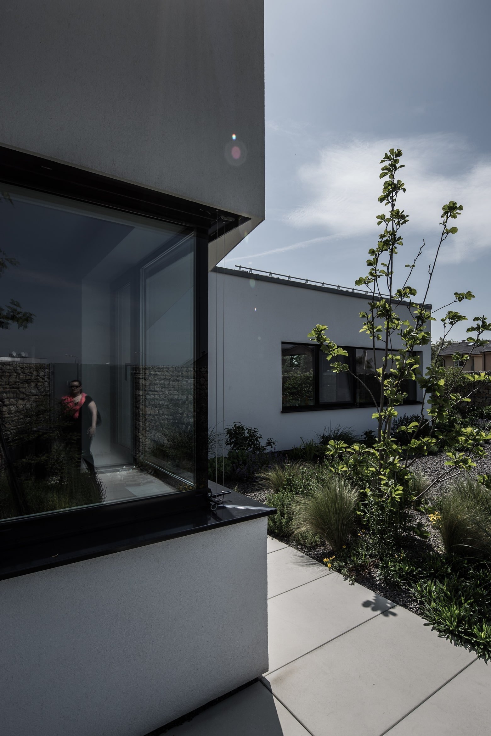 Dům s interiérem z betonu