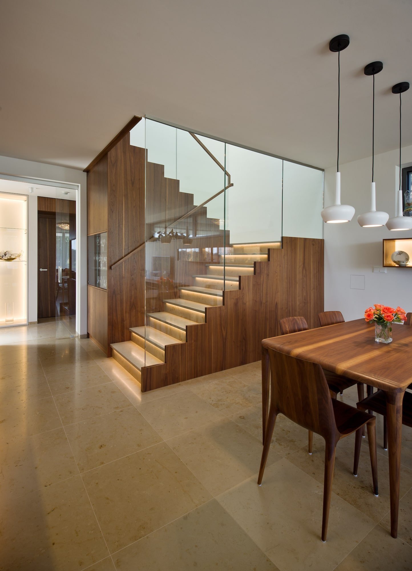 Funkcionalistická vila na skále