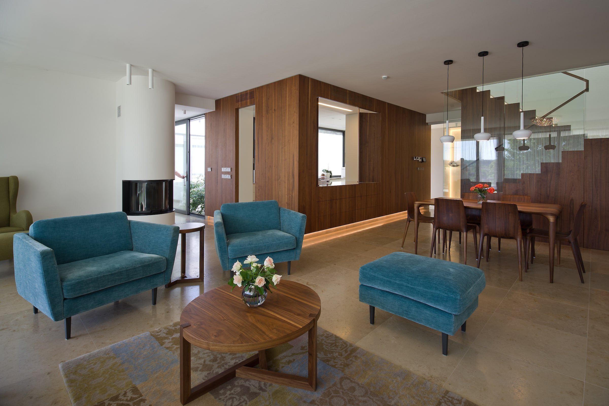 Funkcionalistická vila na skále