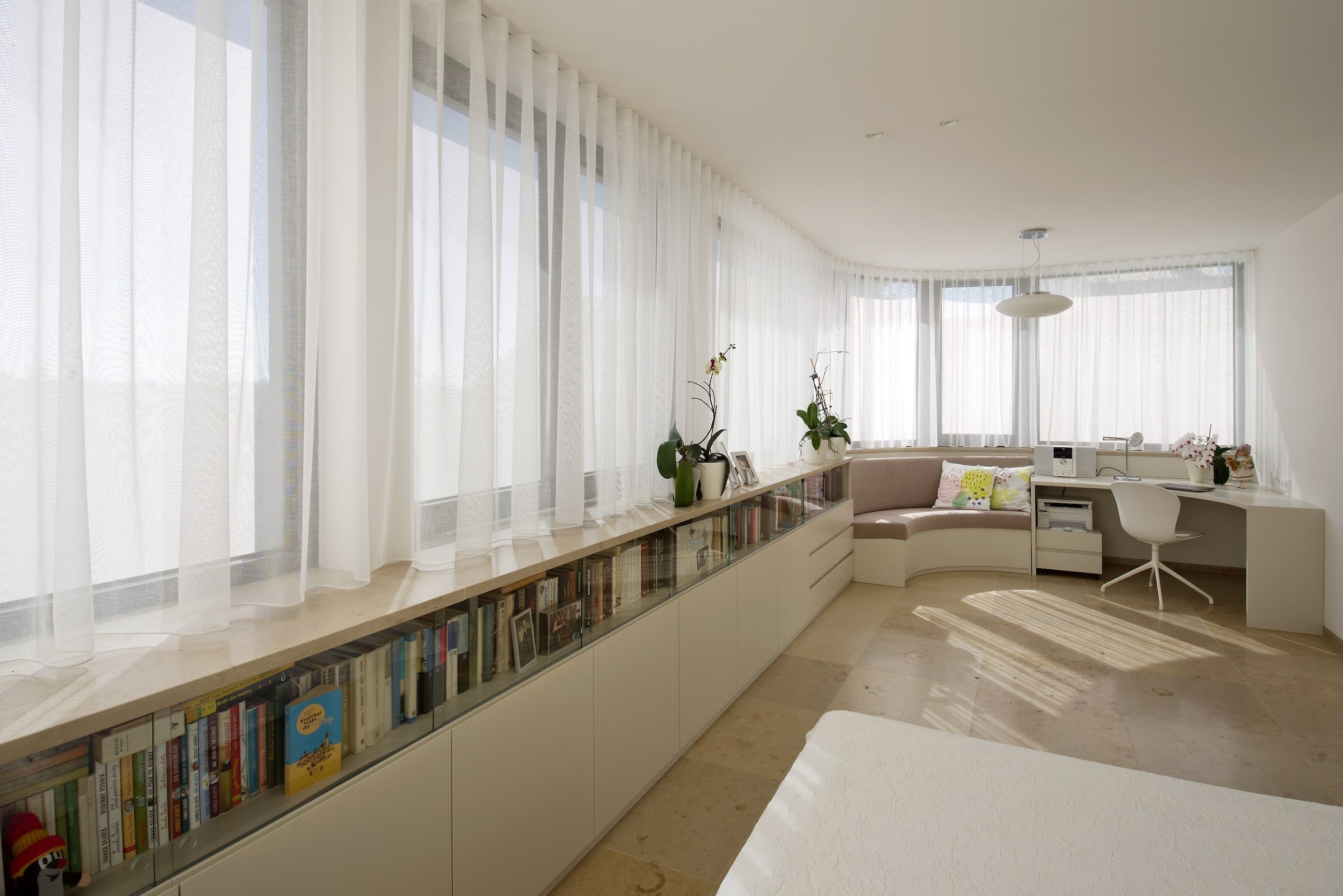 Funkcionalistická vila na skále