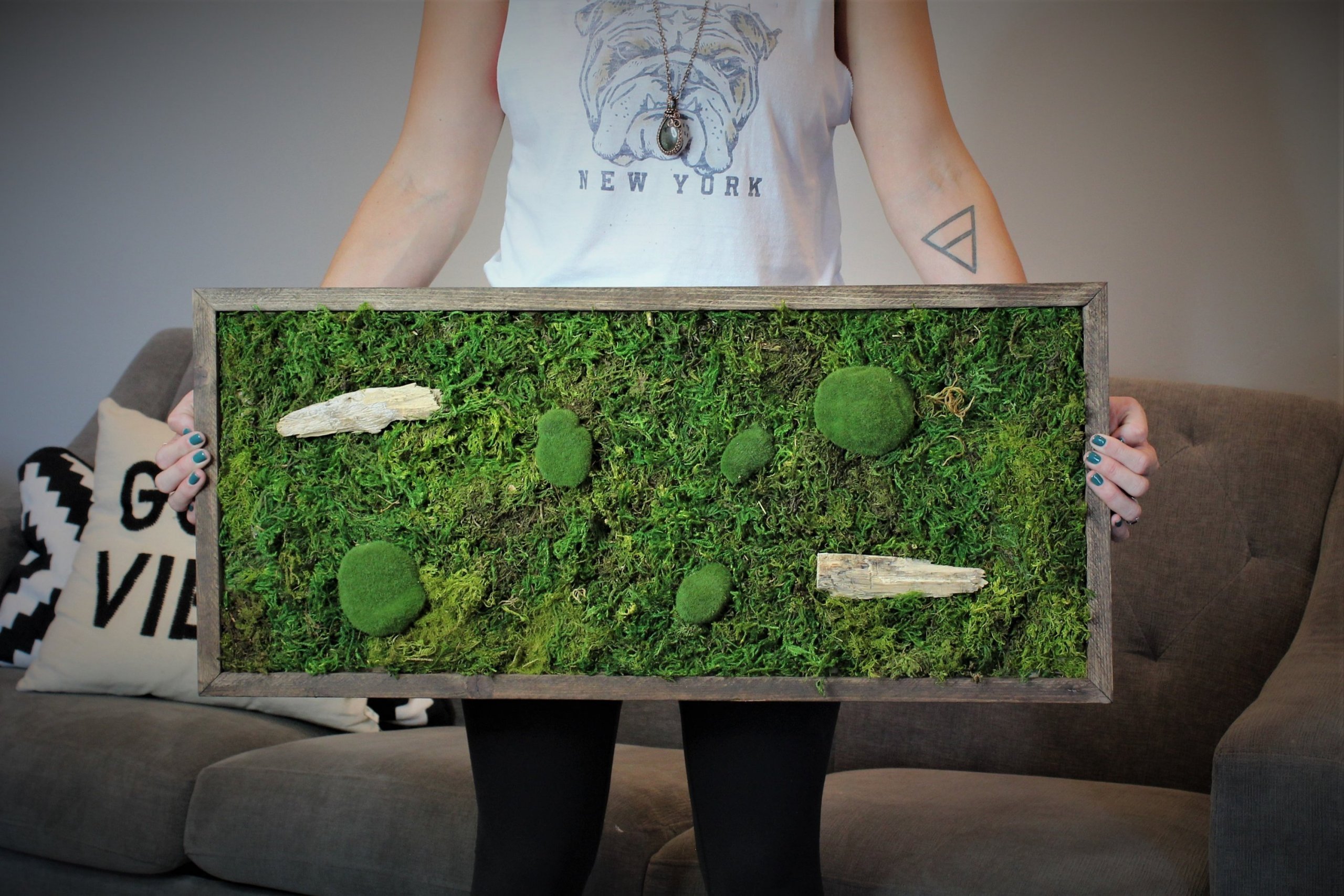 Obrazy z mumifikovaného mechu jsou výjimečný interiérový prvek