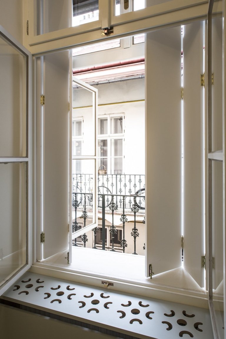 Proměna původního pavlačového bytu na moderní bydlení