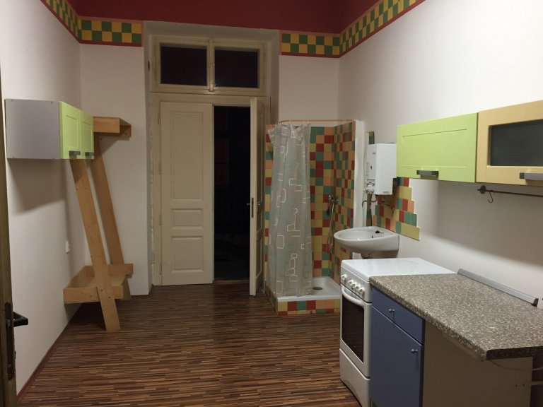 Proměna původního pavlačového bytu na moderní bydlení