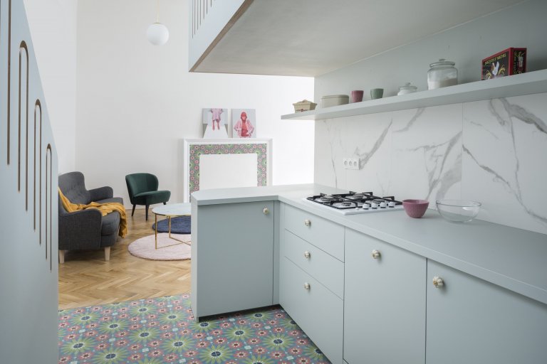 Proměna původního pavlačového bytu na moderní bydlení