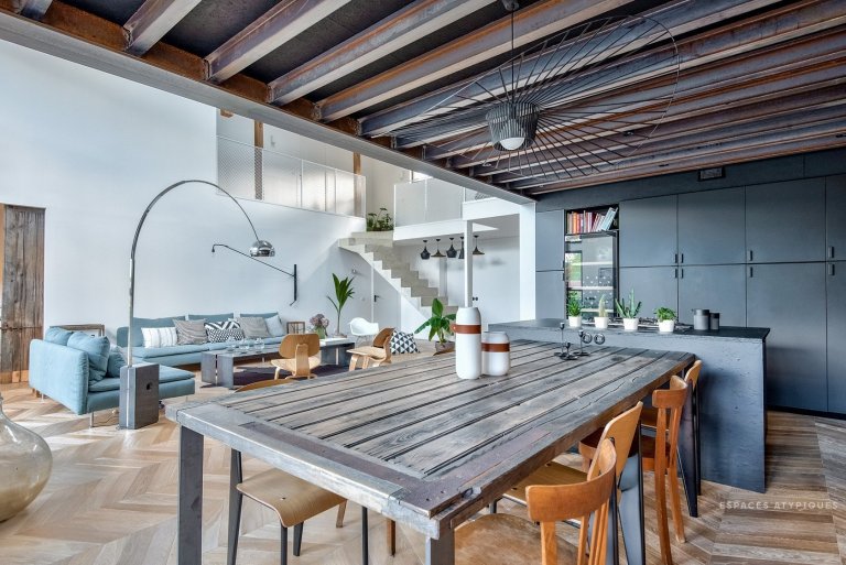 Renovace stodoly u Paříže