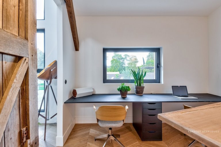 Renovace stodoly u Paříže
