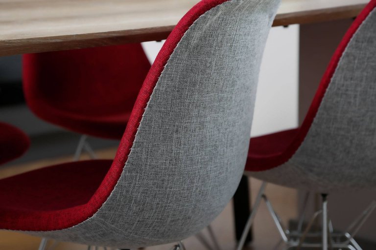 Šedá barva v interiéru není nuda