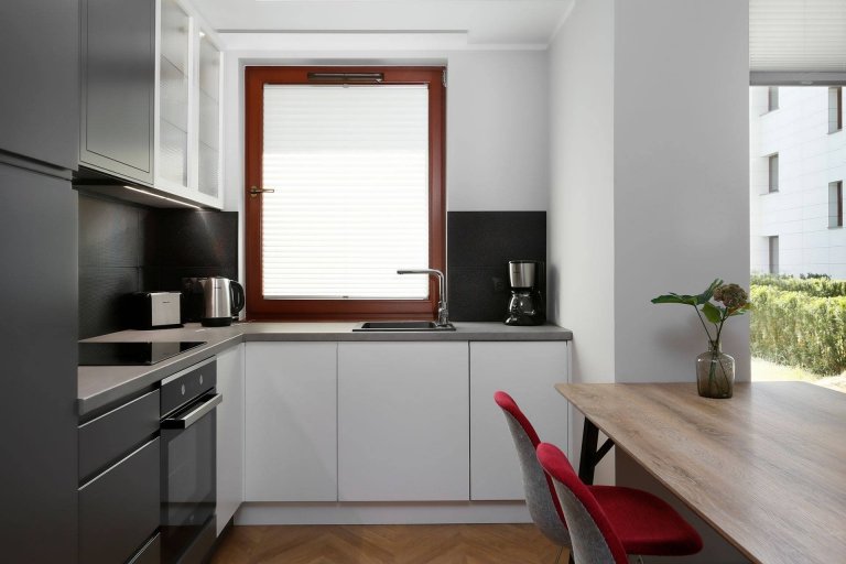 Šedá barva v interiéru není nuda