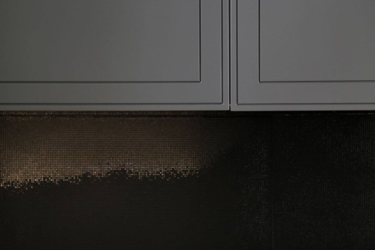 Šedá barva v interiéru není nuda