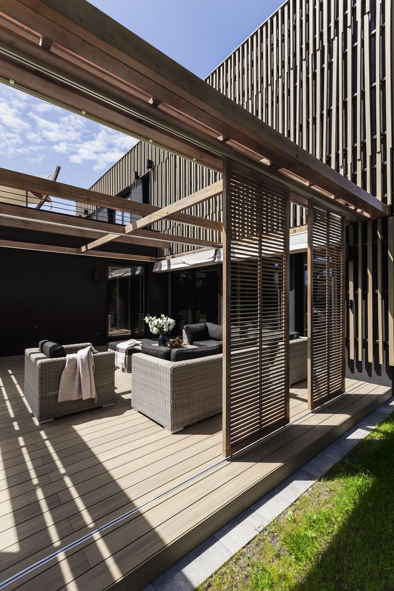 Sen o moderním bydlení v bažinaté krajině