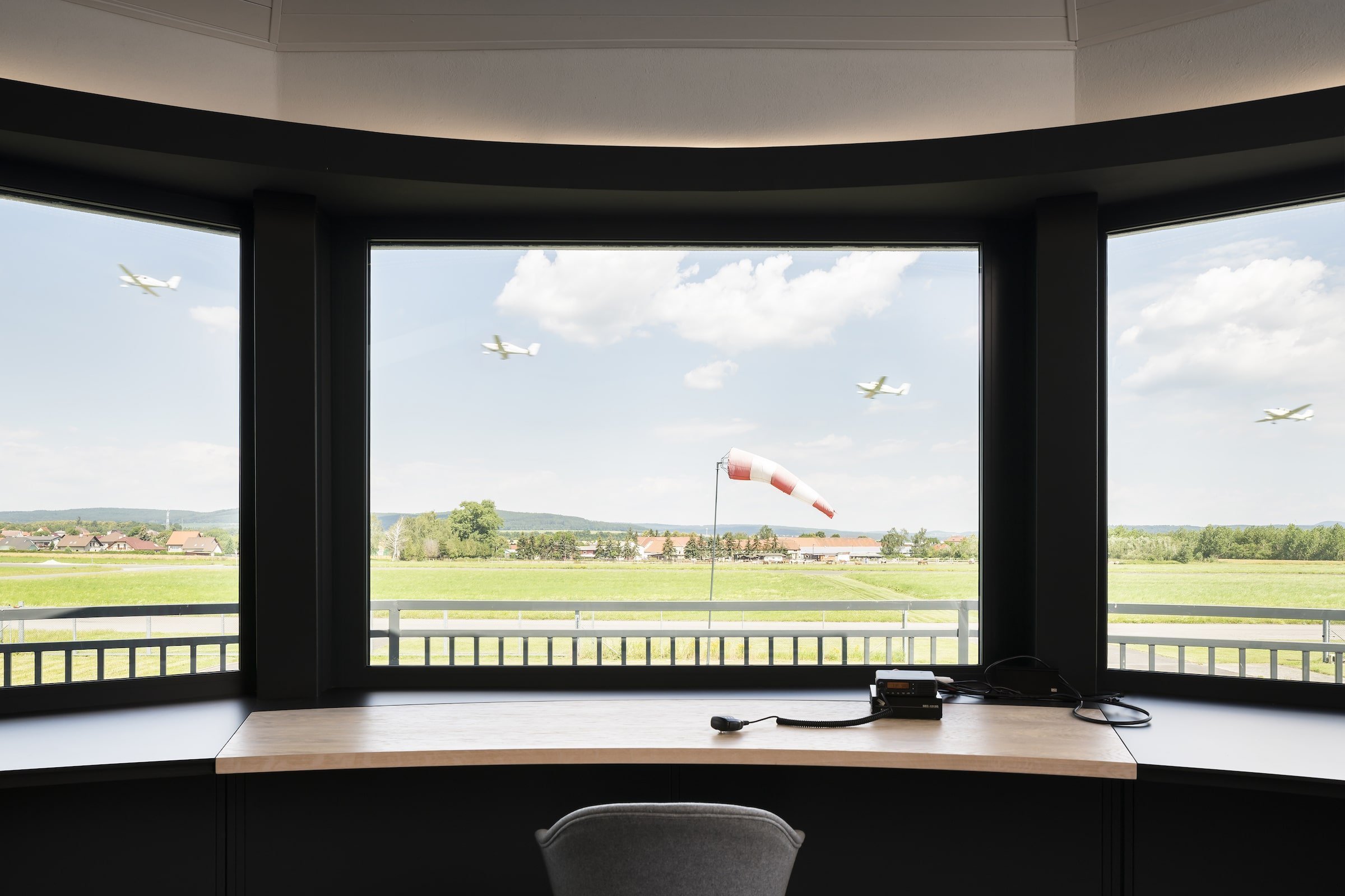 Ze starého hangáru mají skvělé místo pro ultralighty i přátele