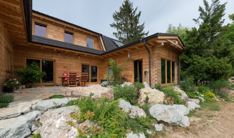 add picture to album