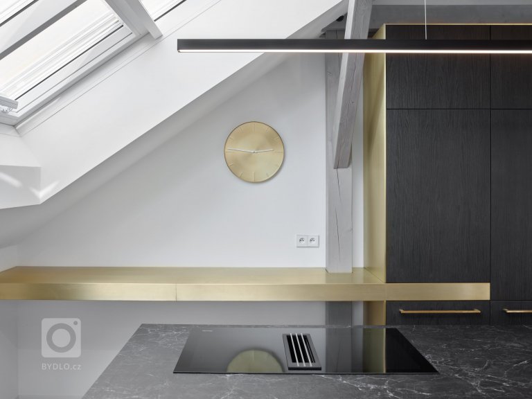 add picture to album