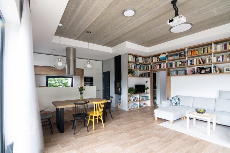 add picture to album