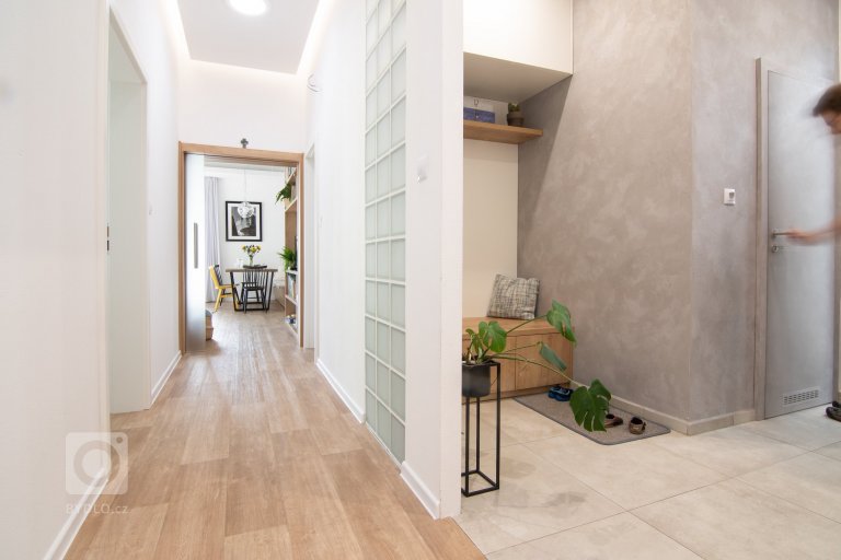 add picture to album