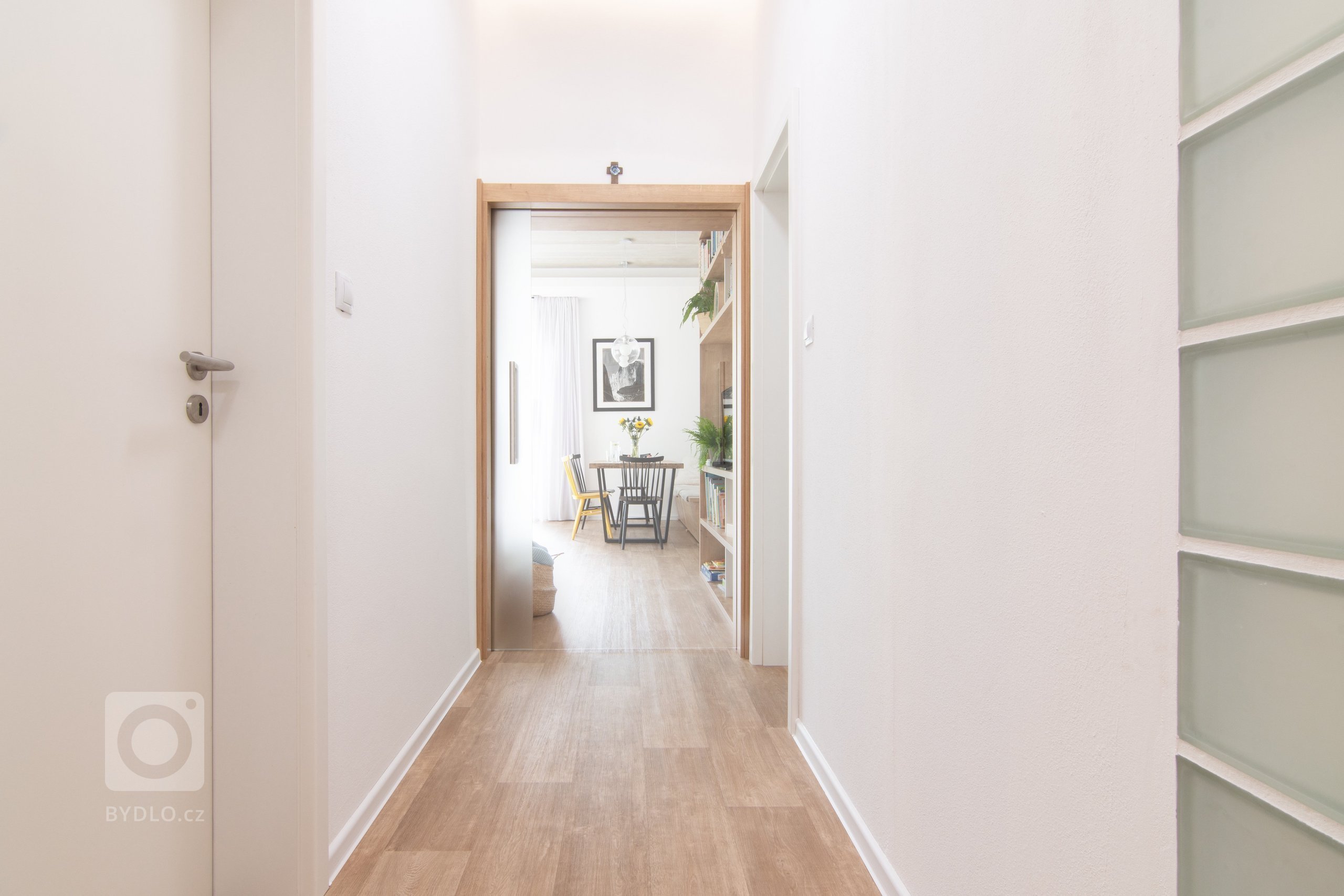 Interiér rodinného domu v těsném sousedství boršovského zámečku. Logická a velkorysá dispozice domu před dokončením nabízela možnost dotáhnout projekt kolegů…