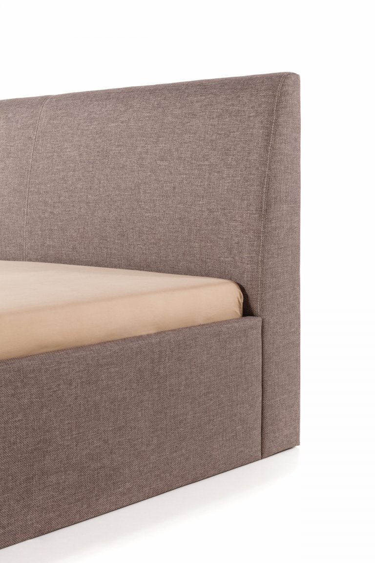 Čalouněná postel s mírně zkoseným čelem pro pohodlné opření.

- stabilní pevná konstrukce
- pohodlná výška pro vstávání 45 cm
- nastavení úrovně výšky…