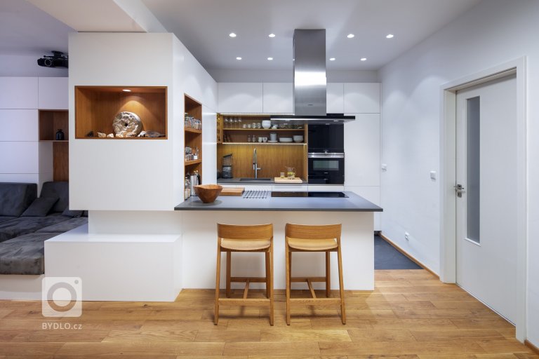 add picture to album