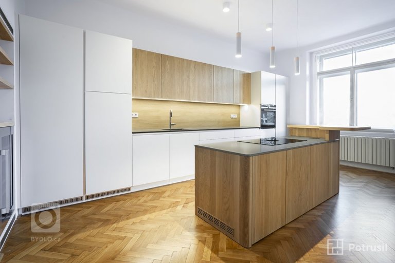 add picture to album