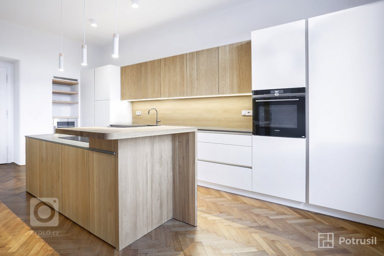 add picture to album