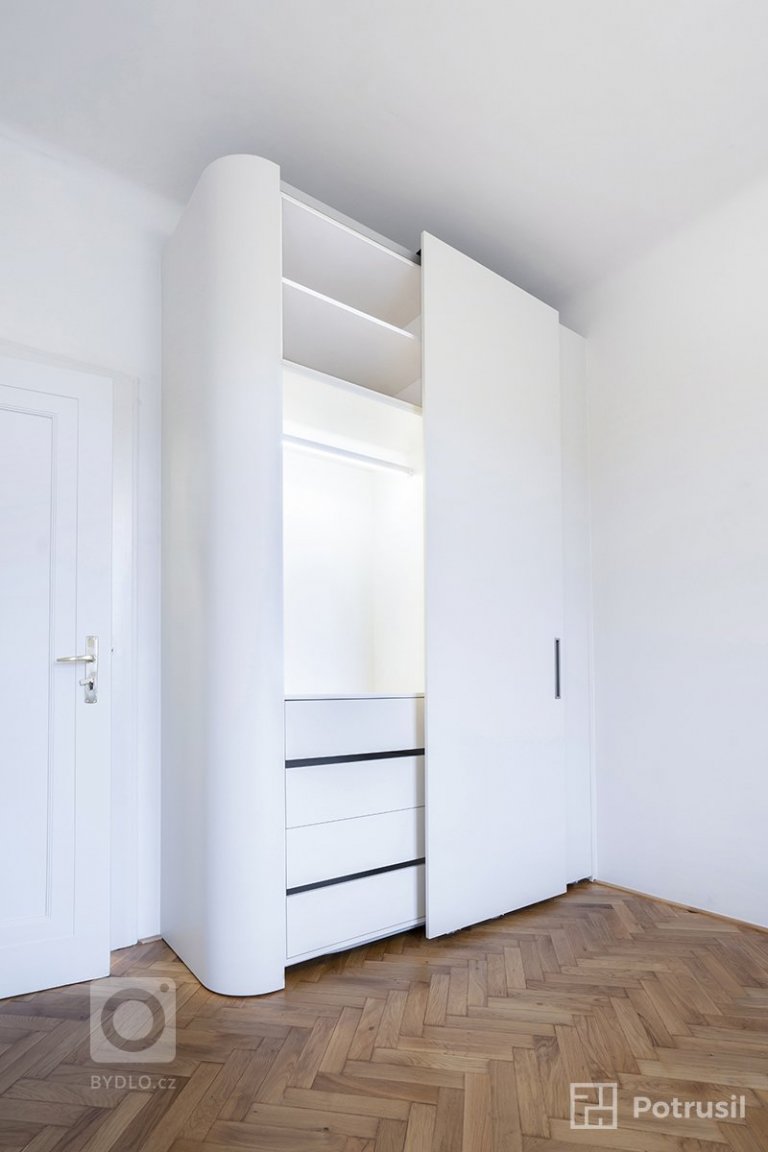 add picture to album