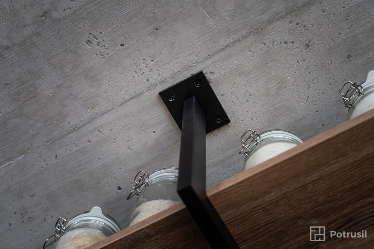 Další povedený interiér dokončila Markéta z našeho interiérového studia v Praze.

Zadání bylo navrhnout moderní pánský interiér s použitím kovových konstrukcí…