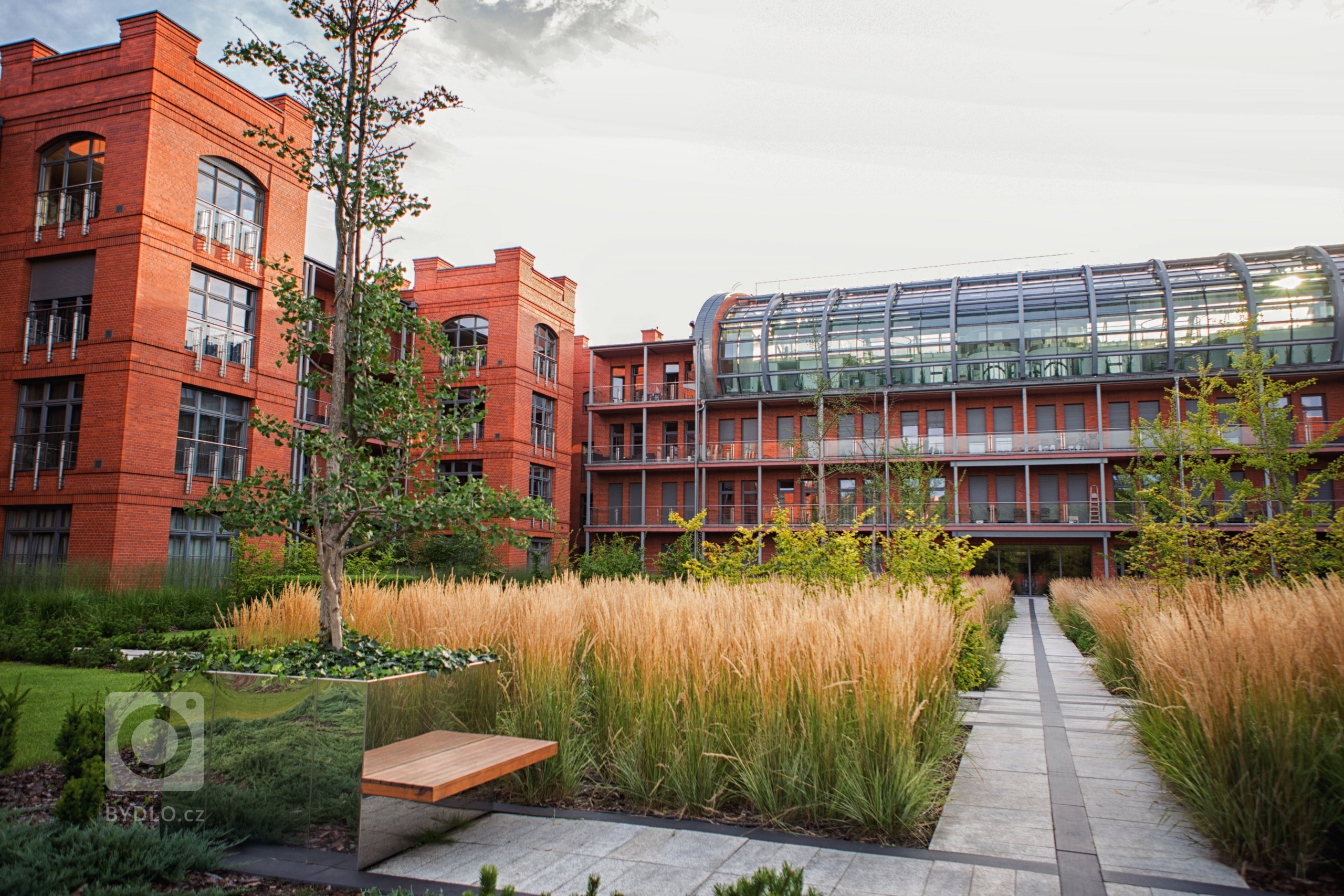 City Park Hotel & Residence